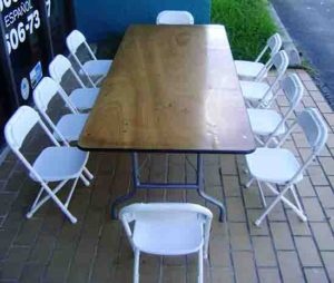 White metal chairs with a rectangular wodden table