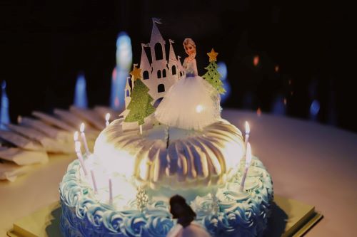 Frozen-theme-birthday-cake-1