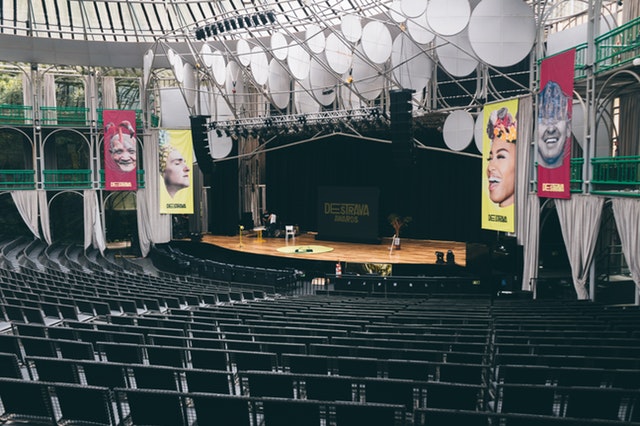 auditorium-chairs-empty-capacity