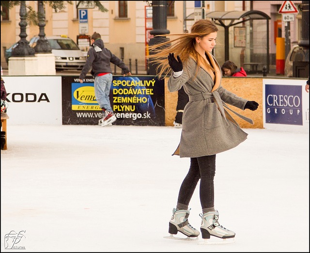 Hens party ice skating activity