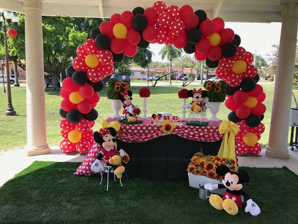 Party balloon decor