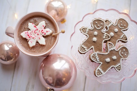 hot cocoa bar and cookies