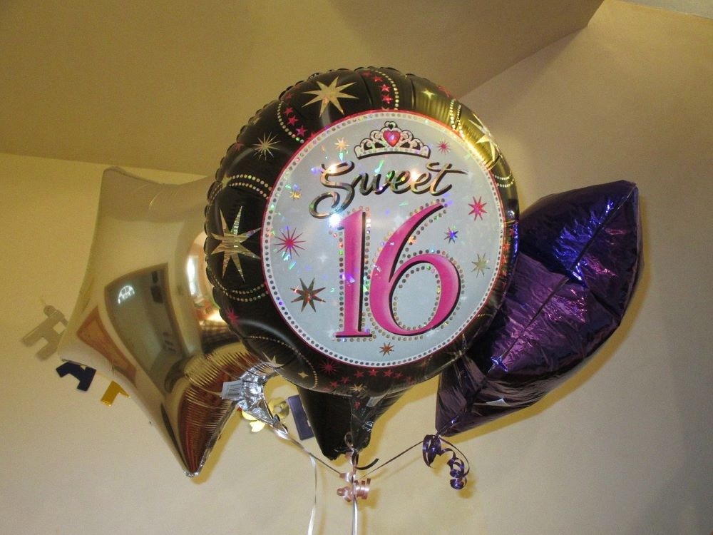 Sweet-Sixteen-celebration-balloons