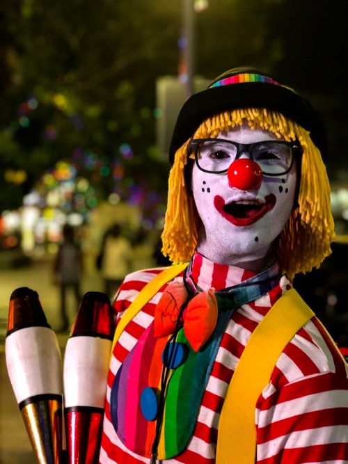 The Juggler and Acrobat Party Clown to Hire